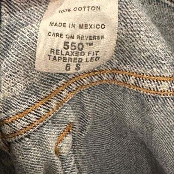 RARE VINTAGE LEVI’S 550s Light Wash Mid-High Waisted Tapered Jeans - Picture 5 of 6